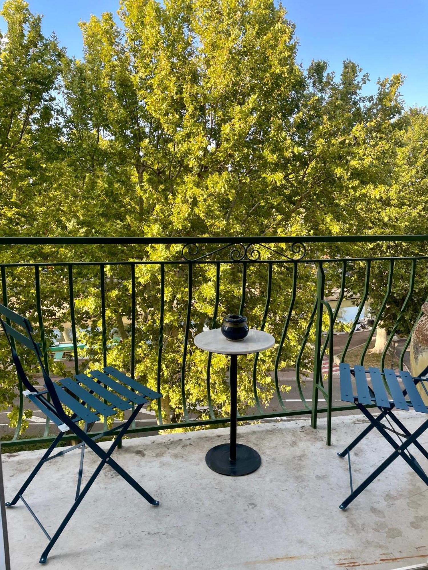 Apparemment Niche Dans Les Arbres Appartement Narbonne Buitenkant foto